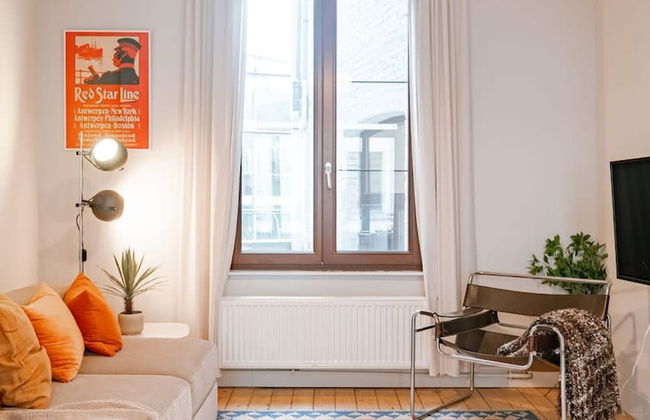 Charming Mansion in Vibrant Antwerp - Photo 5