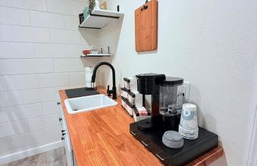 Modern Studio with Exterior Independent Entrance - Photo 15