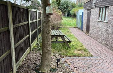 Cozee 2-bed nr New Cross Hospital - Foto 10