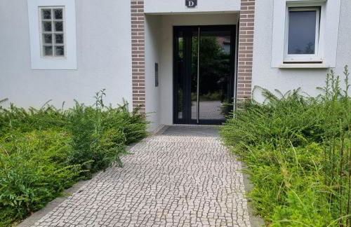 T2 Paris Disneyland Jardin Parking - Foto 9