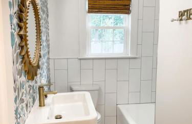 Cozy 2BR Apt w KING in historic dist. 1mi to sq. - Foto 15