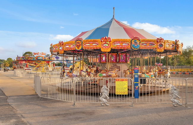Pet Friendly Beach House with Arcade Games - Photo 61