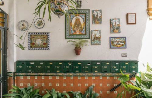 Típico y pintoresco patio de vecinos, con encanto - Foto 21
