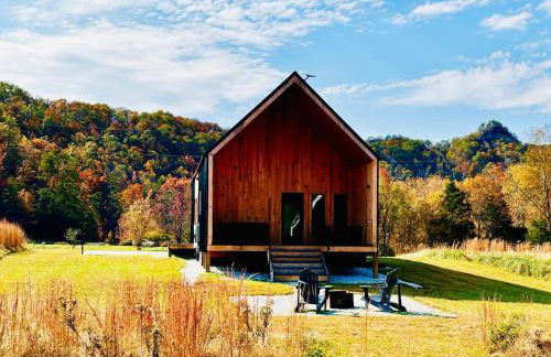 Three Suns Full Rental | 8 Cabins | Views | River - Foto 17