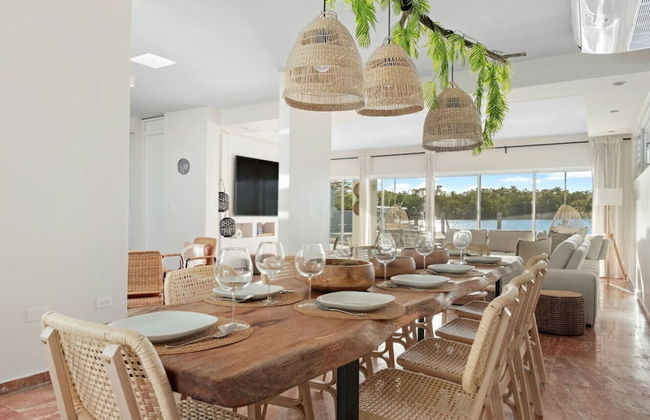 Vistamar Private Waterfront Home Pool - Photo 33