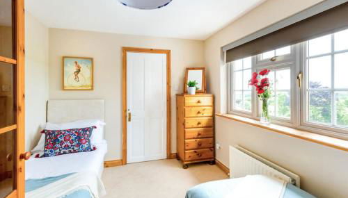 Pet Friendly Apartment with Rural Views & Parking - Foto 5