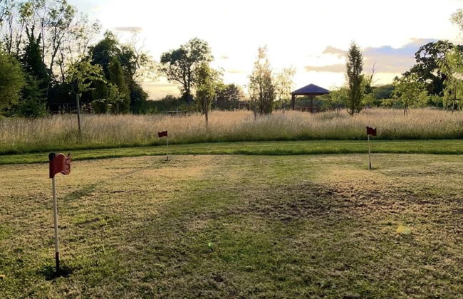 Inviting 1-bed Cabin in Newmarket - Foto 3