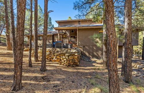 Sensational Burning Tree 4 bed 3 bath Retreat in the Country Club - Photo 40