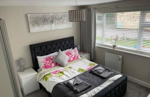 Modern 2BR Flat in Sale - Peaceful Stay in M33 - Great Transport Links - Photo 28