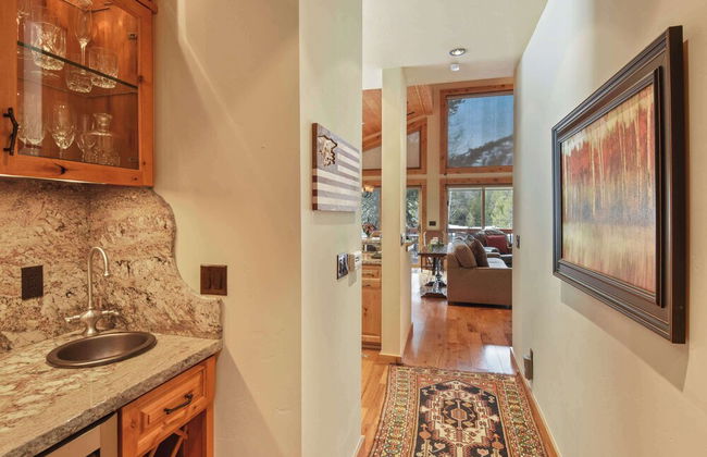 Wulf's Lodge at Olympic Valley Unwind in Hot Tub! - Photo 24