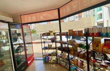 Ap completo com ar e garagem coberta próximo ao metrô - Foto 31