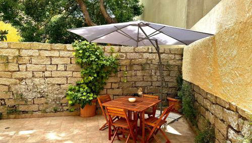 Spacious 3-Bedroom Apartment with Courtyard in Tempio Pausania - Perfect for Families - Foto 3, Garden, Garden view