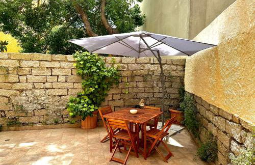 Spacious 3-Bedroom Apartment with Courtyard in Tempio Pausania - Perfect for Families - Foto 3