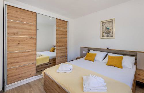 Villa Gariful, Sleeps 8 with Pool & Pet Friendly - Photo 61