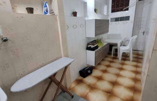 casa em rua tranquila a 200 metros do agito do Rio Vermelho e praia - Foto 22