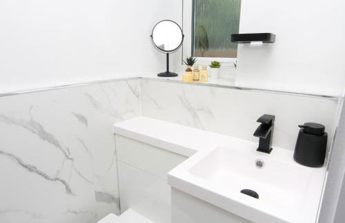 The View in Moelfre for 8 people with sea views - Pass the Keys - Photo 53