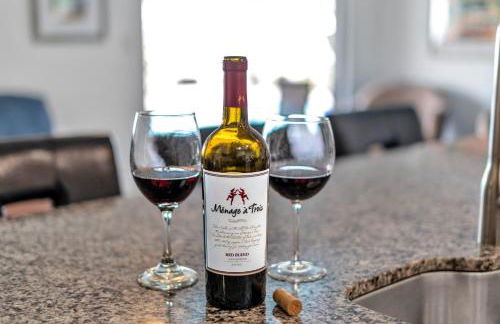 4 bd Near beach spacious solar heated pool waterfront home - Photo 6