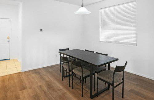 4 Bedroom Desert Oasis Large Yard Sleeps 8 - Foto 6