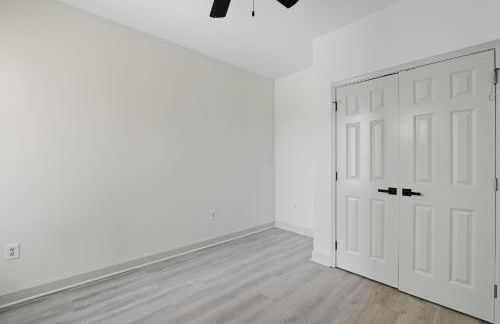 Contemporary 2BR2BA with Great Amenities - Foto 7