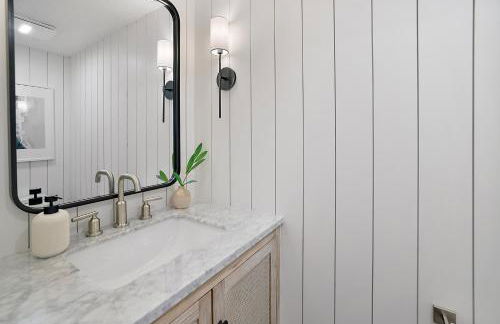 The Augustine - Steps to Downtown w King Bed - Foto 14