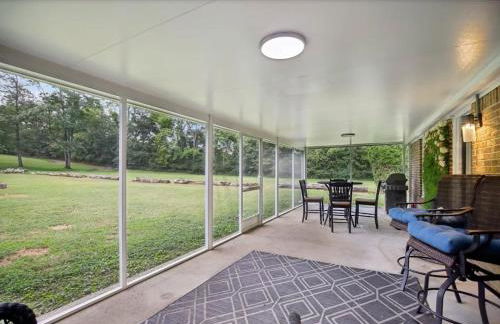 Rose Porch, Historic home on acre lot 25 min from Nashville - Photo 6