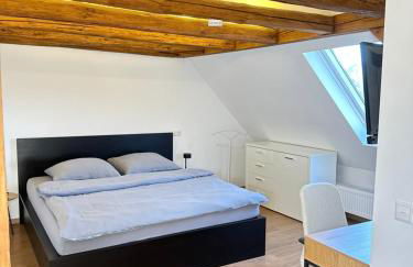 1 Zimmer Wohnung DG mit Klimaanlage und kleinen Balkon - Foto 3