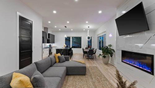 Luxurious 4bd home sleeps 12 minutes to downtown with parking - Foto 3