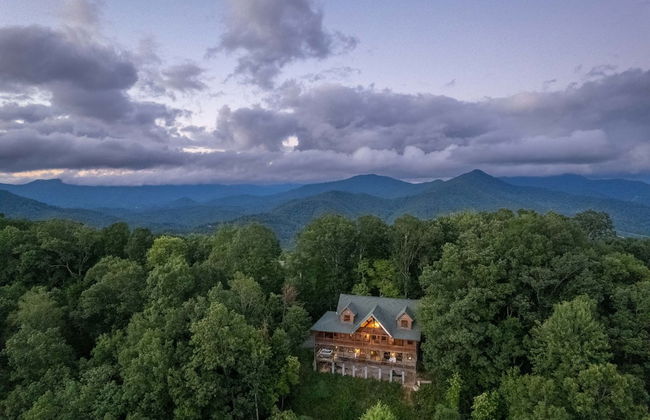 Luxury 4200 Sqft Log Cabin on 50 Acres Sleeps 16 - Foto 61