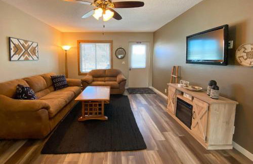 Sacajawea Suite 1 with Deck in Heart of Medora! - Foto 1