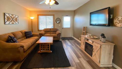 Sacajawea Suite 1 with Deck in Heart of Medora! - Foto 1
