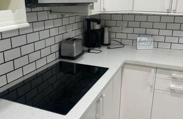 Family 4BR Home 15 min to Disneyland & Beach - Foto 10