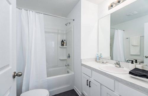 Modern 2 BR Townhome | Close 2 Beach. - Foto 12