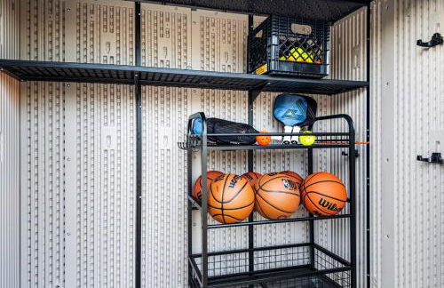 The LUX at West Event & Stay, Pool, Golf & Pickle - Foto 45