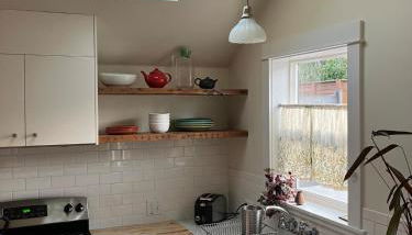 Cozy Alley Cottage, Concordia, Alberta Arts, NE PDX - Photo 3