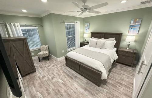 BRAND NEW! Lakefront 9BR Pool Hot Tub Outdoor Kitchen BBQ Theater 2 miles Disney - Foto 41