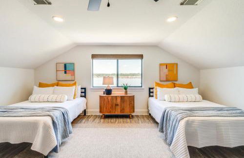 Conroe Lake House Luxe Pool, Private Dock and Games - Photo 23