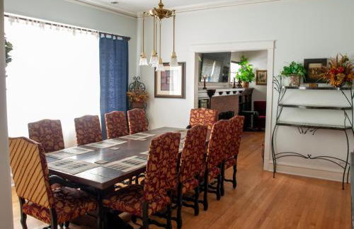 Bootlegger House Sleeps 10-20 Free TV & Parking - Foto 8