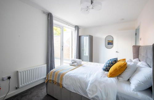 Luxury Deluxe - 4 bedrooms Villa - 6 beds - 10 Guests - Private Parking - Contractors Welcome - Trafford Stretford - Foto 9