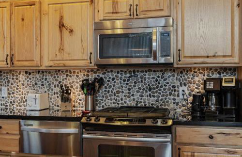 Mountain Retreat - Sleeps 7 - Canoe - Fireplace - Foto 23