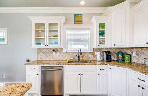 Retreat | Steps to the Beach | Sleeps 10 - Foto 12