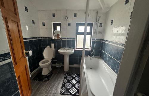 Cosy 4 Bedroom Birmingham - Foto 5