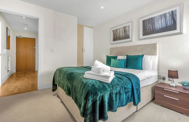 Spacious Serviced Apartments Canary Wharf - Photo 2