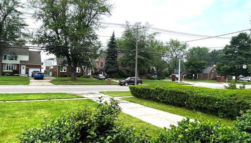 Entire Home in Buffalo - 6 Guests 3 Bedroom 1 Bath - Convenient Location - 25min to Niagara Falls - Foto 3