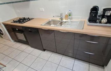 T2 55m² tout confort avec jardin. Cuisine et équipements neufs. Wifi TV parking - Photo 30