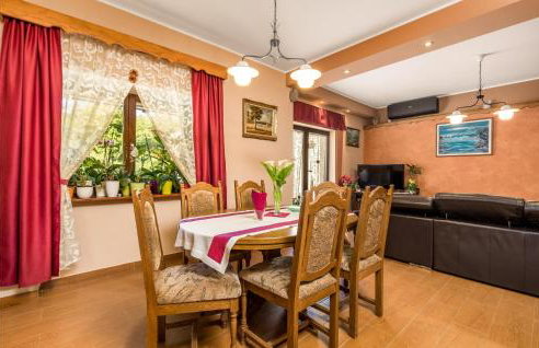 2 Bedroom Gorgeous Home In Veli Brgud - Photo 18