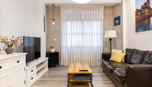 Amplio, luminoso y moderno cerca del Casco Viejo - Foto 3