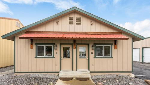 The Yellowstone Hideaway Unit A Cozy 1-Bedroom Yellowstone Hideaway, 1 Minute from Yellowstone Park! - Foto 4