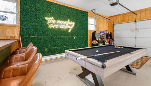 Relaxing Pocono Stay Near Lake with Hot Tub & BBQ - Foto 3