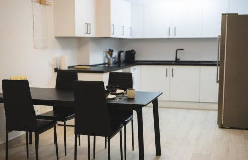 New - MiJa basement Loft Apartment steps from Beach - perfect for Sun and Sport Seekers - Foto 46