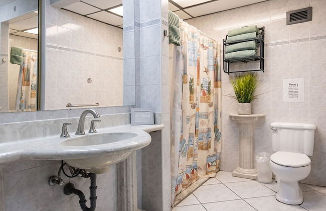 Playa Verde Apt Pool for 4 - Photo 9